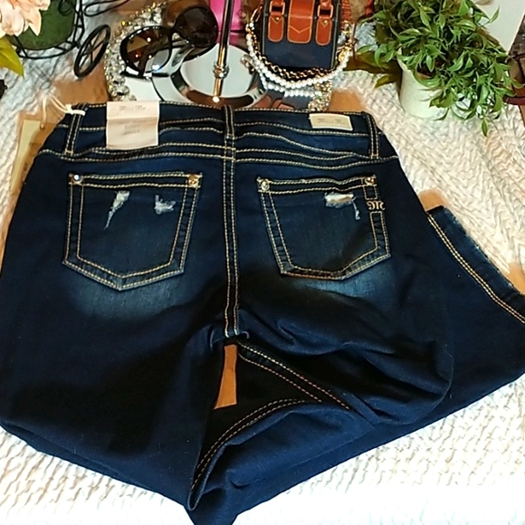 Miss Me Heaven Cut High Rise Size 31x34 long - Picture 4 of 13